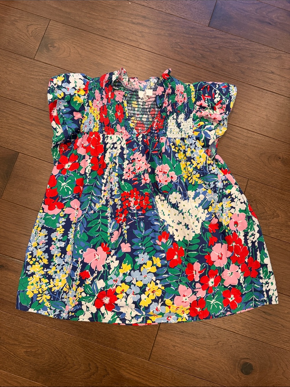 entro Live Out Loud Navy Blue Floral Blouse Size Medium - C36-210